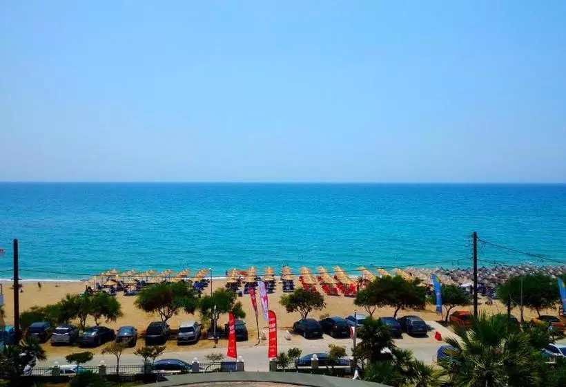 Hotelli Vrachos Holidays