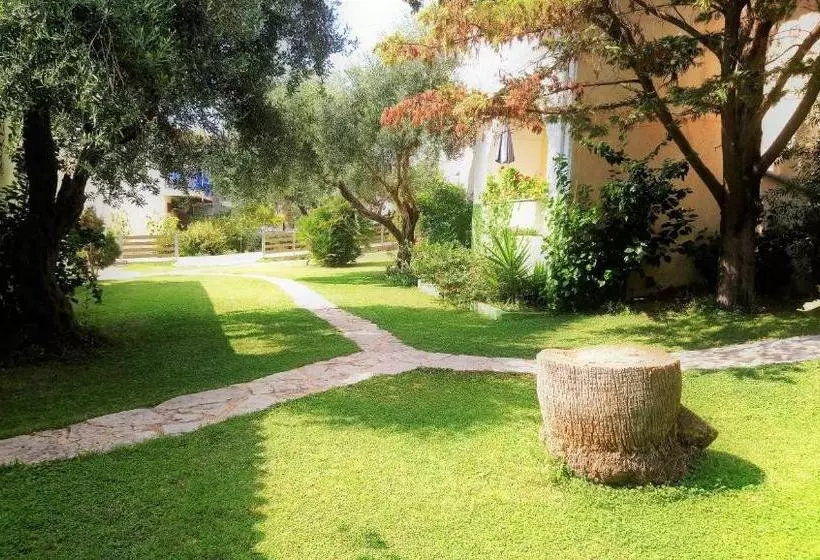 Hotelli Vrachos Holidays