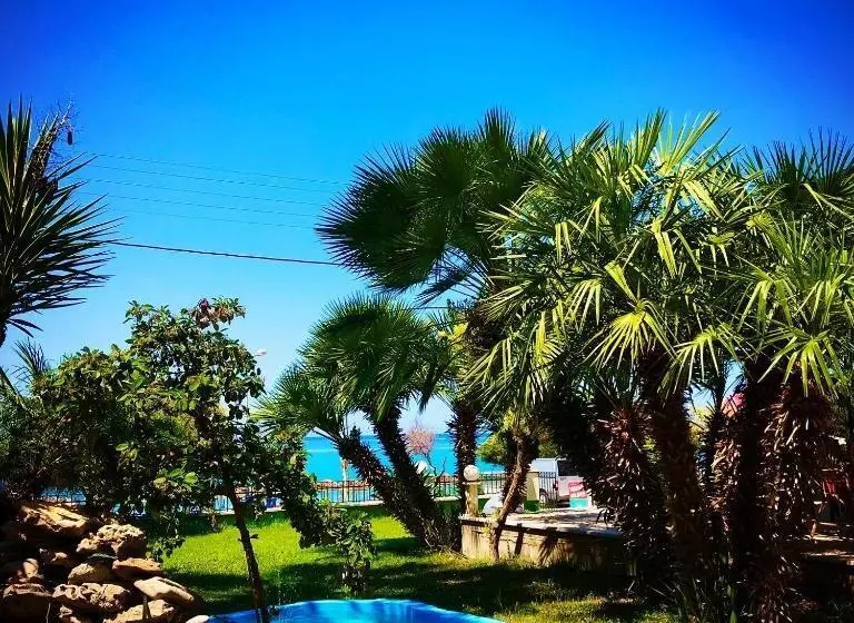 Hotelli Vrachos Holidays