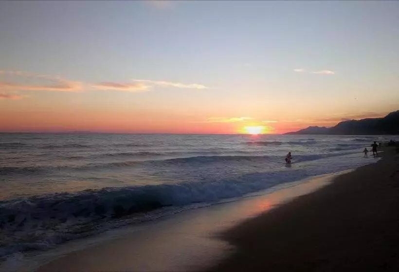 Hotelli Vrachos Holidays