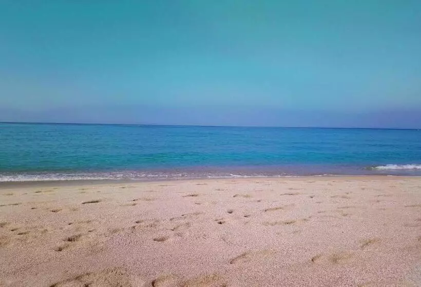 Hotelli Vrachos Holidays