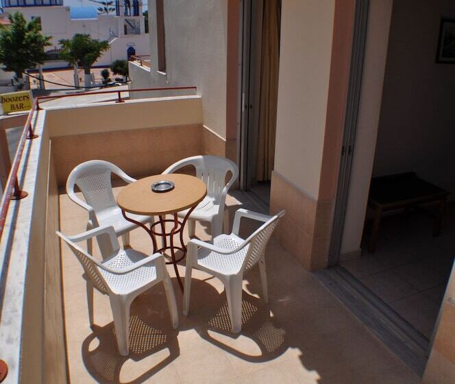 בית מלון כפרי Zouboulia Apartments