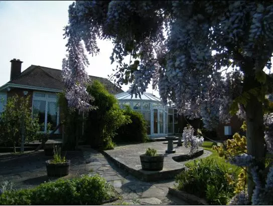 Bed and Breakfast Eastcote Luxury Guest House