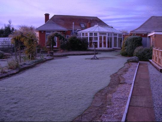 ベッドアンドブレックファースト Eastcote Luxury Guest House