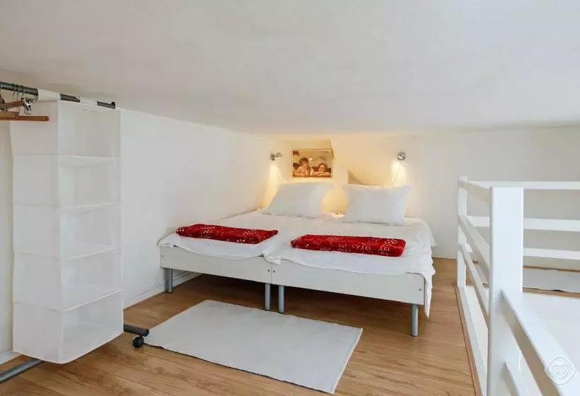 تختخواب و صبحانه Studio Boom Apartment