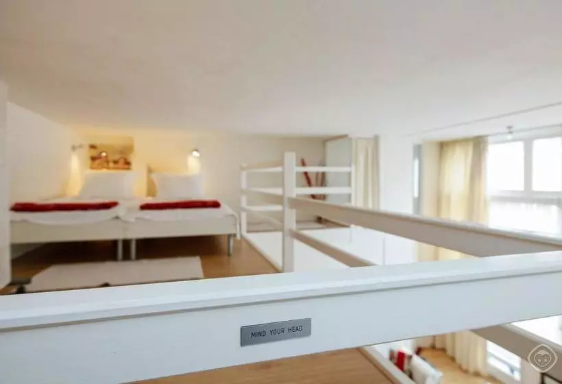 تختخواب و صبحانه Studio Boom Apartment
