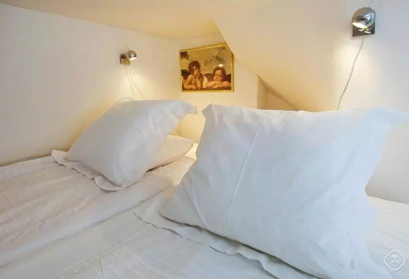 تختخواب و صبحانه Studio Boom Apartment