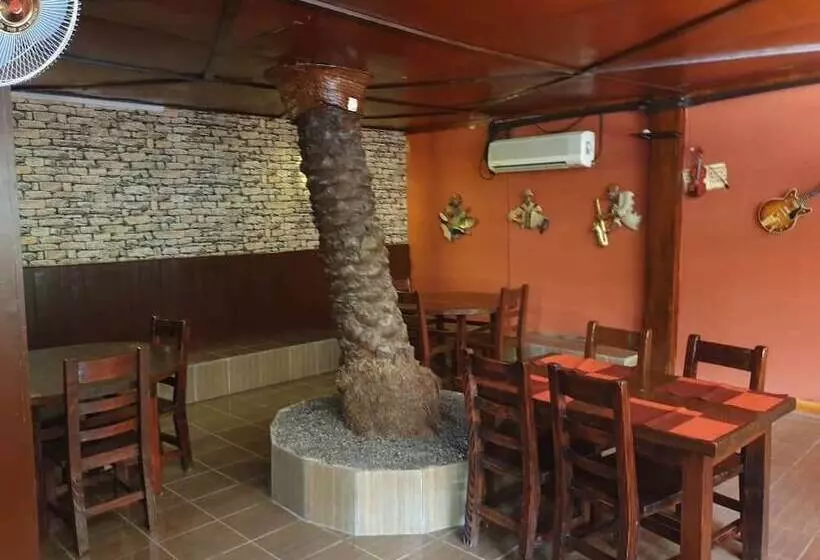 هتل African Village