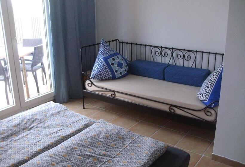 호텔 Hostal Moratinos