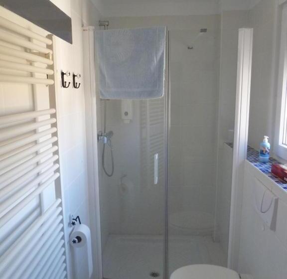 호텔 Hostal Moratinos