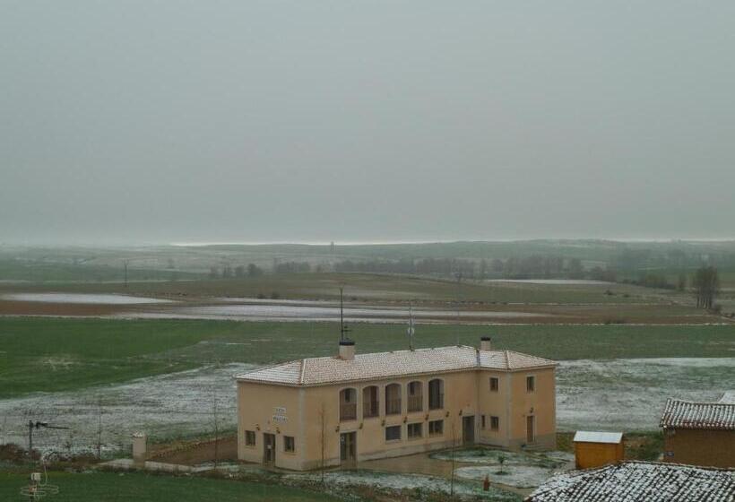 호텔 Hostal Moratinos