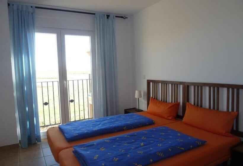 호텔 Hostal Moratinos