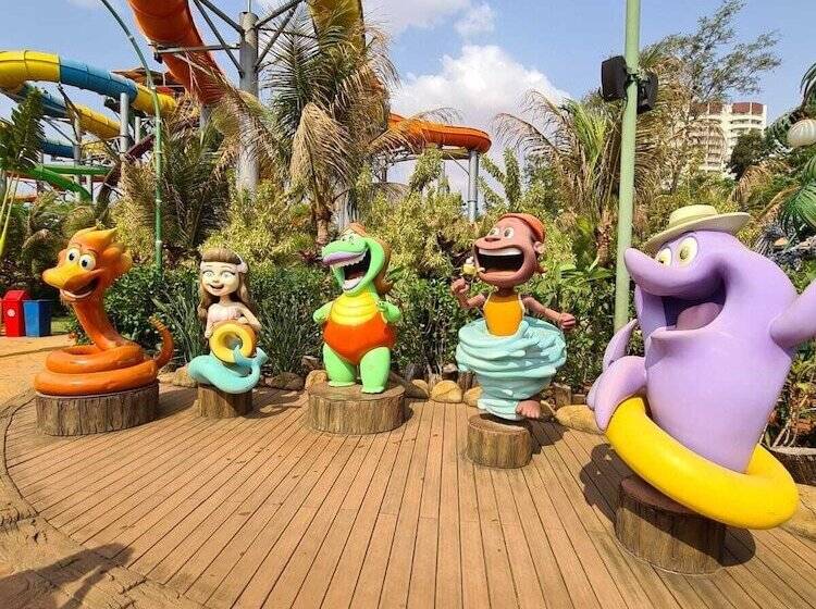 هتل Hot Beach Resort