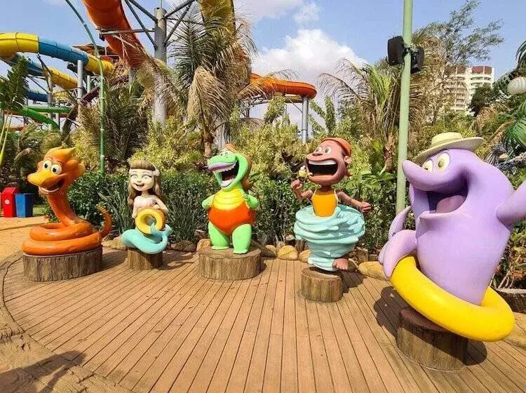 Hotelli Hot Beach Resort