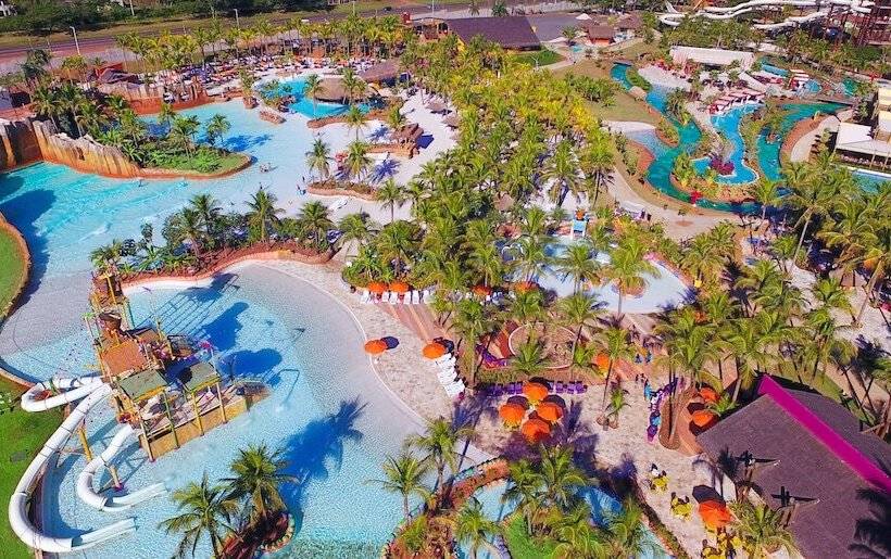 هتل Hot Beach Resort