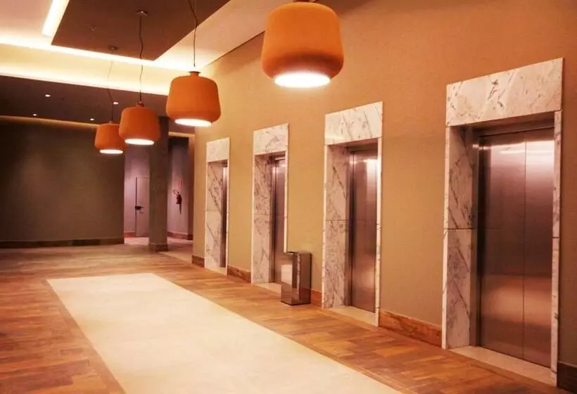 Hotelli Hot Beach Resort