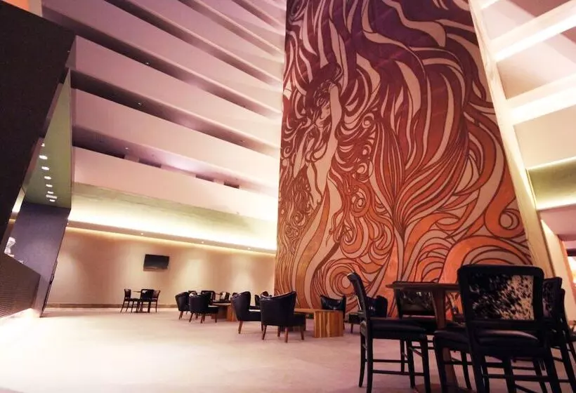 Hotelli Hot Beach Resort