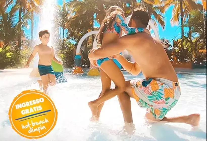 Hotelli Hot Beach Resort