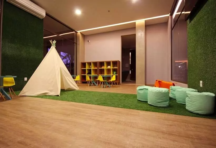 Hotelli Hot Beach Resort