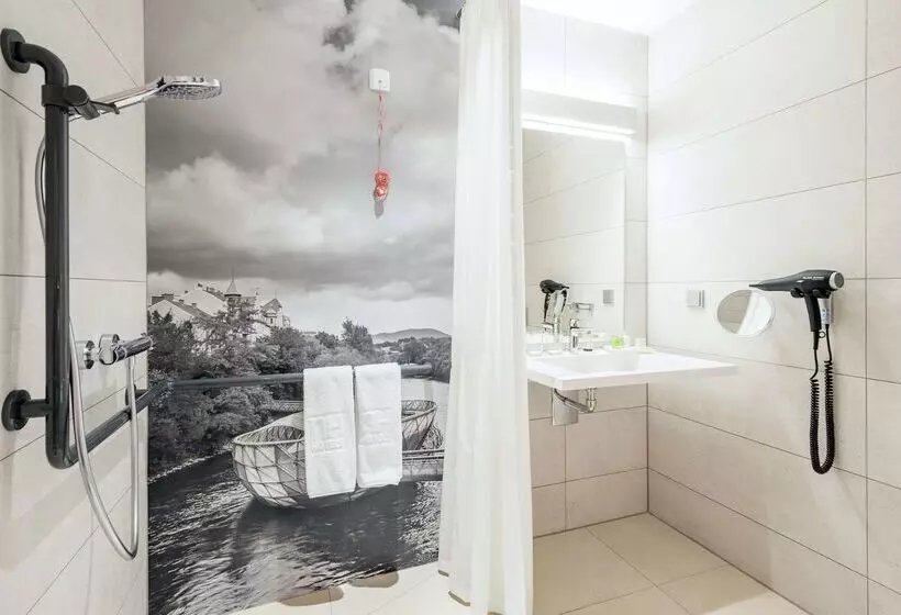 Hotelli NH Graz City