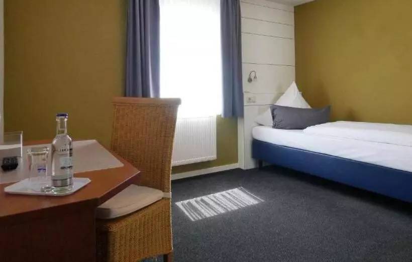 Hotelli & Restaurant Hüllen