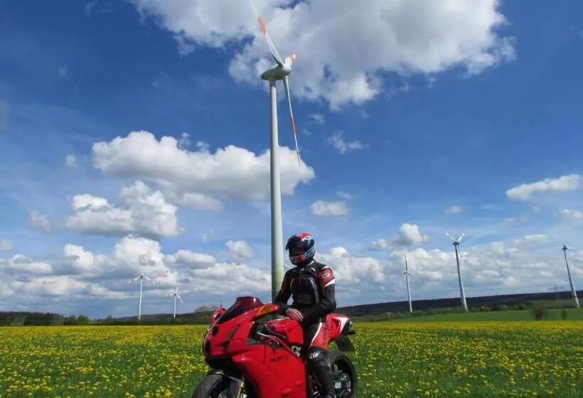 Hotelli & Restaurant Hüllen