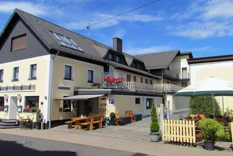 Hotelli & Restaurant Hüllen