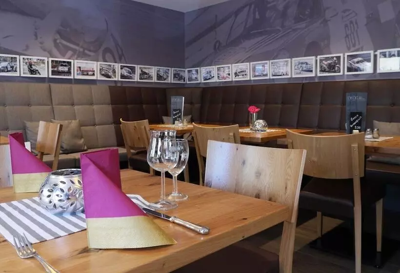 Hotelli & Restaurant Hüllen