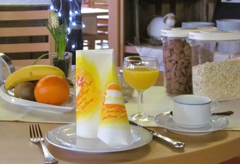 Hotelli & Restaurant Hüllen