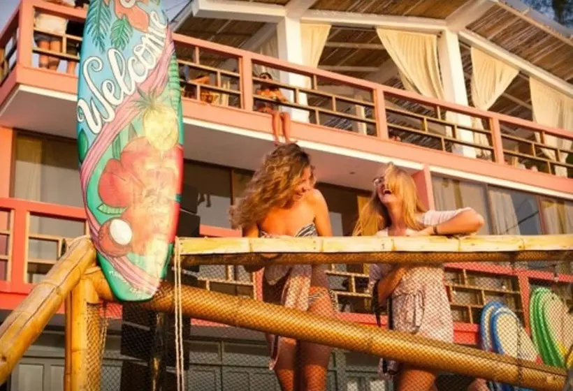 ホテル Socialtel Montañita   Formerly Selina Montañita