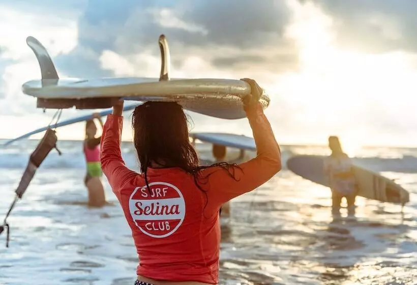 ホテル Socialtel Montañita   Formerly Selina Montañita