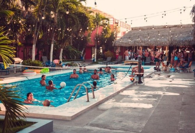 בית מלון כפרי Socialtel Montañita   Formerly Selina Montañita