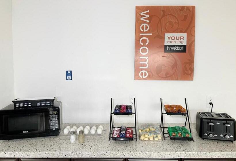 בית מלון כפרי Travelodge By Wyndham Welland