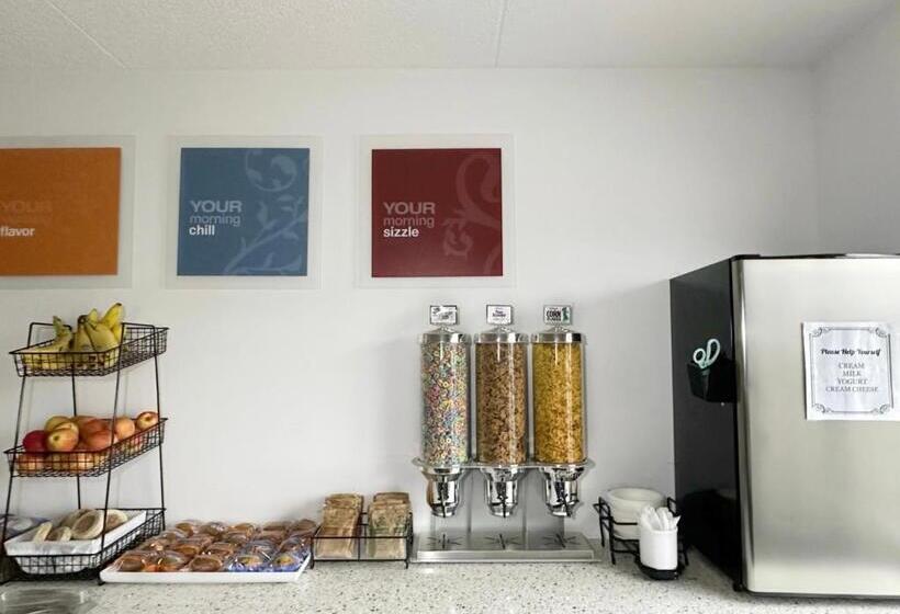 בית מלון כפרי Travelodge By Wyndham Welland