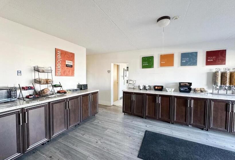 בית מלון כפרי Travelodge By Wyndham Welland