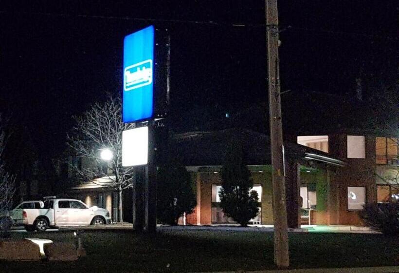 בית מלון כפרי Travelodge By Wyndham Welland