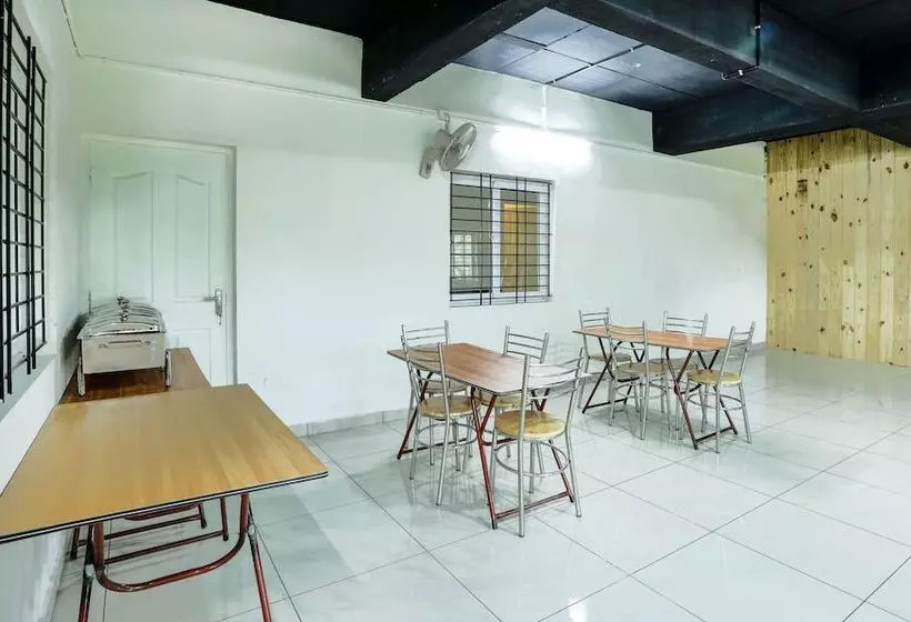 ホテル Treebo Trip Cmks Habitat Center