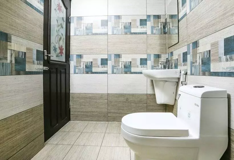 ホテル Treebo Trip Cmks Habitat Center