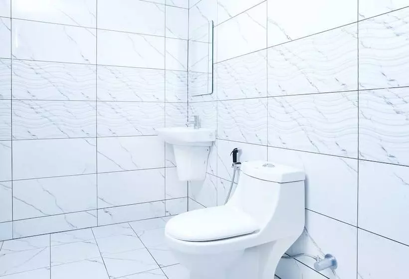 ホテル Treebo Trip Cmks Habitat Center