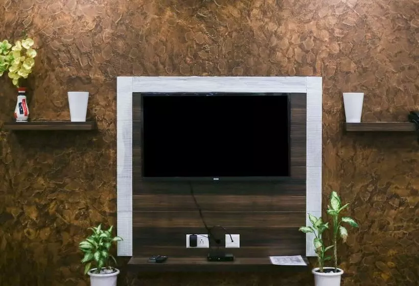 ホテル Treebo Trip Cmks Habitat Center