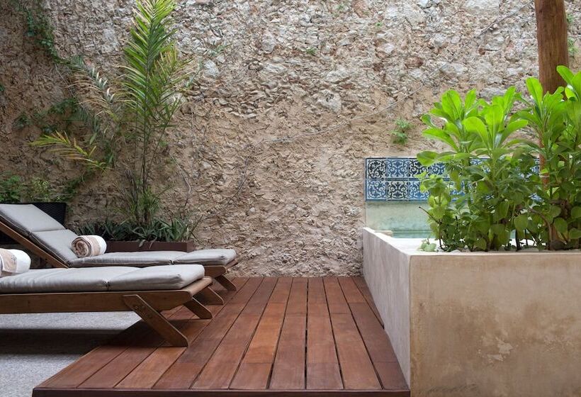 Ya Ax Hotel Boutique