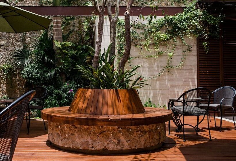 Ya Ax Hotel Boutique