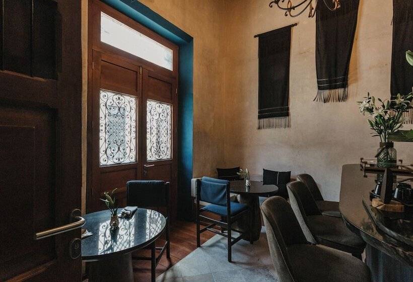 Ya Ax Hotel Boutique