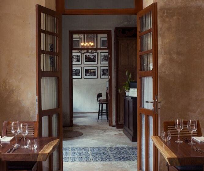 Ya Ax Hotel Boutique