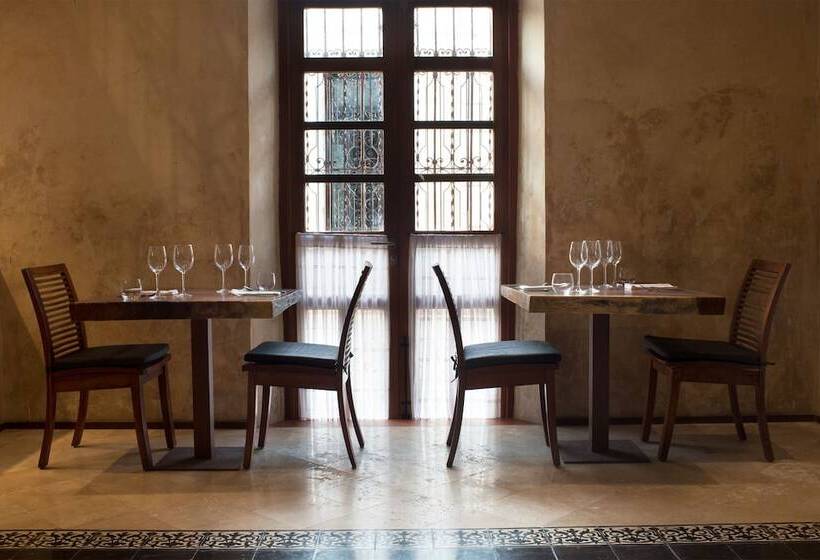 Ya Ax Hotel Boutique