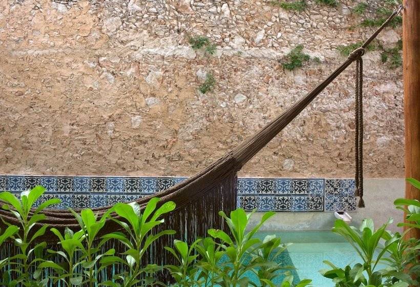 Ya Ax Hotel Boutique