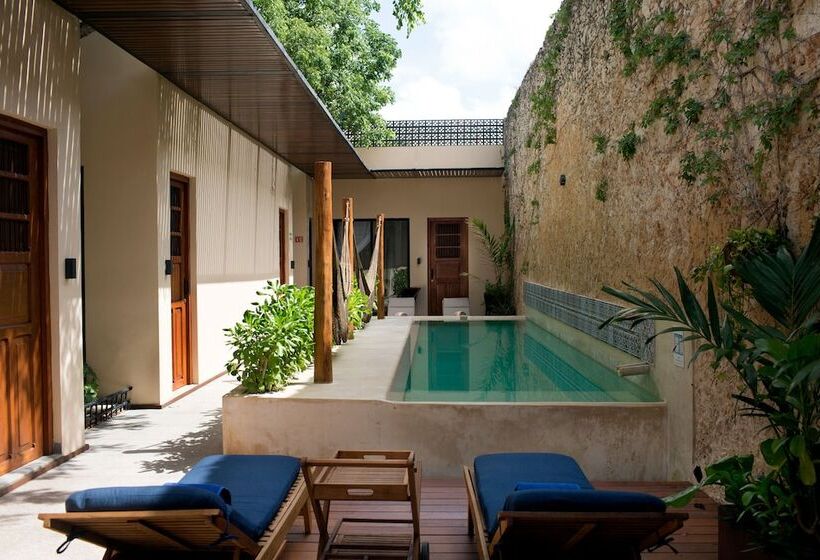 Ya Ax Hotel Boutique