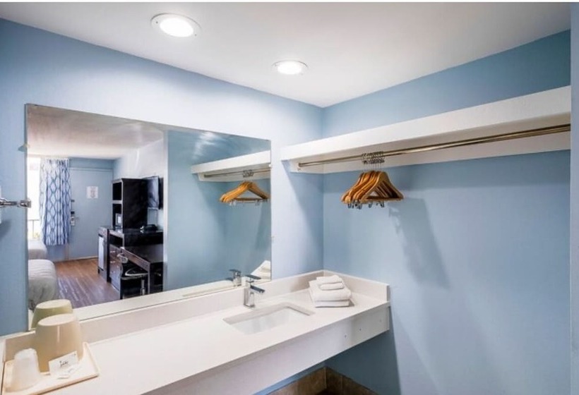 Motel Lincoln Inn & Swiss House