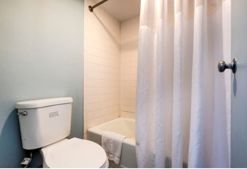 Motel Lincoln Inn & Swiss House