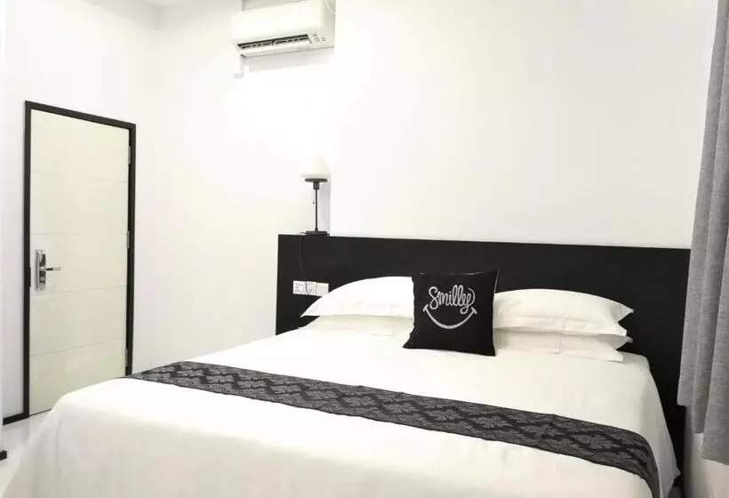 Retkeilymaja Yama Hotel & Rooftop Bar